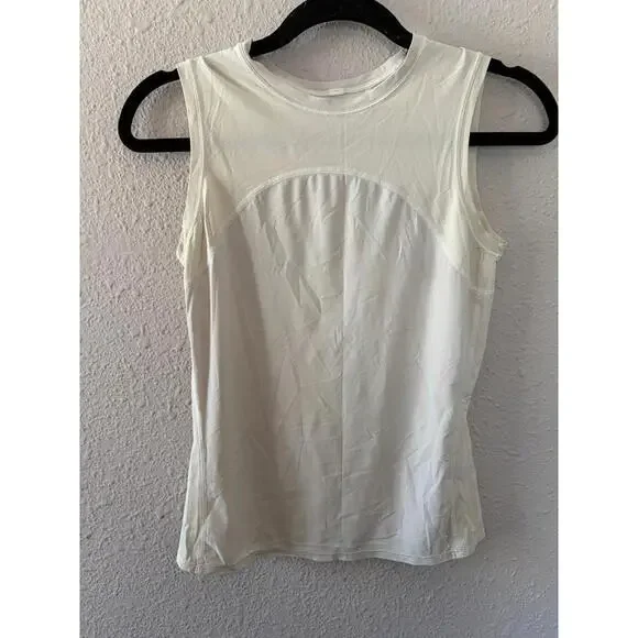 Lululemon lightweight trail running tank top in Bone (off white). Best for a 2. - Picture 3 of 6